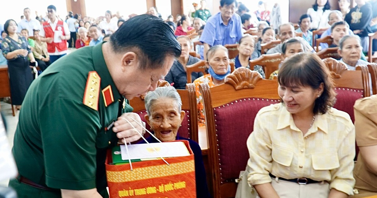 Đại tướng Nguyễn Trọng Nghĩa tri ân người có công tại Gia Lai