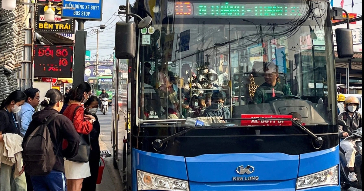 Đi xe buýt ở TP.HCM không nên bỏ qua 4 lưu ý này...