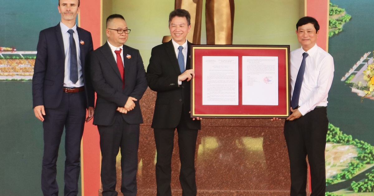 TP.HCM trao quyết định đầu tư 'siêu' cảng Cần Giờ 128.000 tỉ đồng