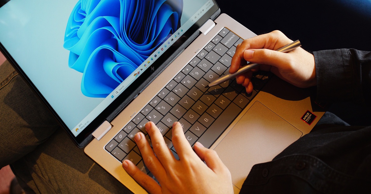 Chân dung chiếc laptop cho những ý tưởng không cố định trên bàn làm việc