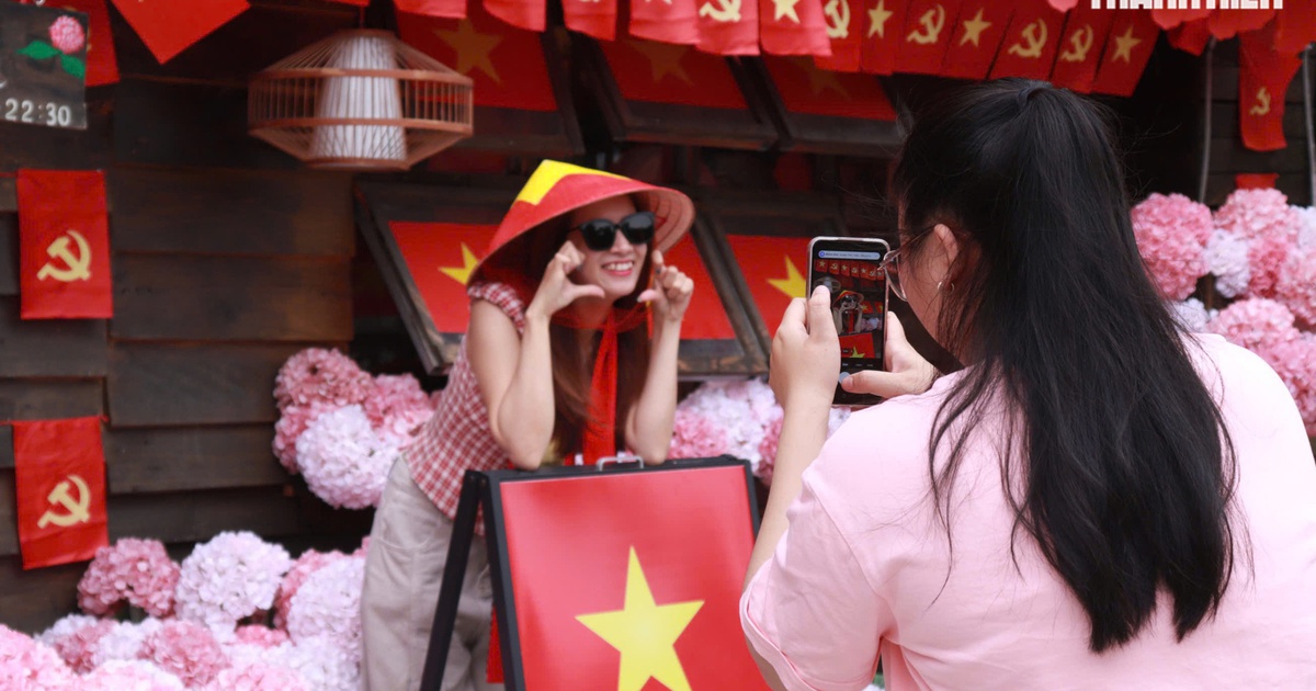 3 quán cà phê trang trí lễ 30.4 ở TP.HCM hút khách check-in