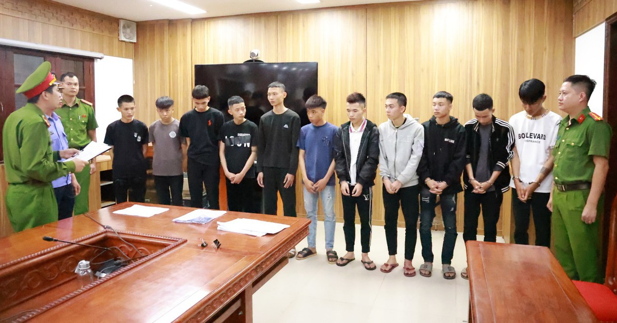 Khởi tố 11 thanh thiếu niên gây náo loạn đường phố Đông Hà về đêm