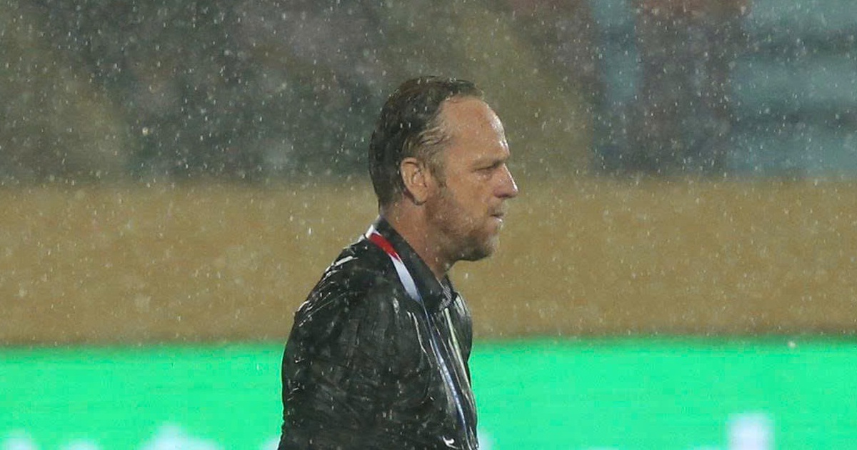 HLV Polking thăng hoa rực rỡ cùng bóng đá Việt Nam, đội tuyển Thái Lan có tiếc?