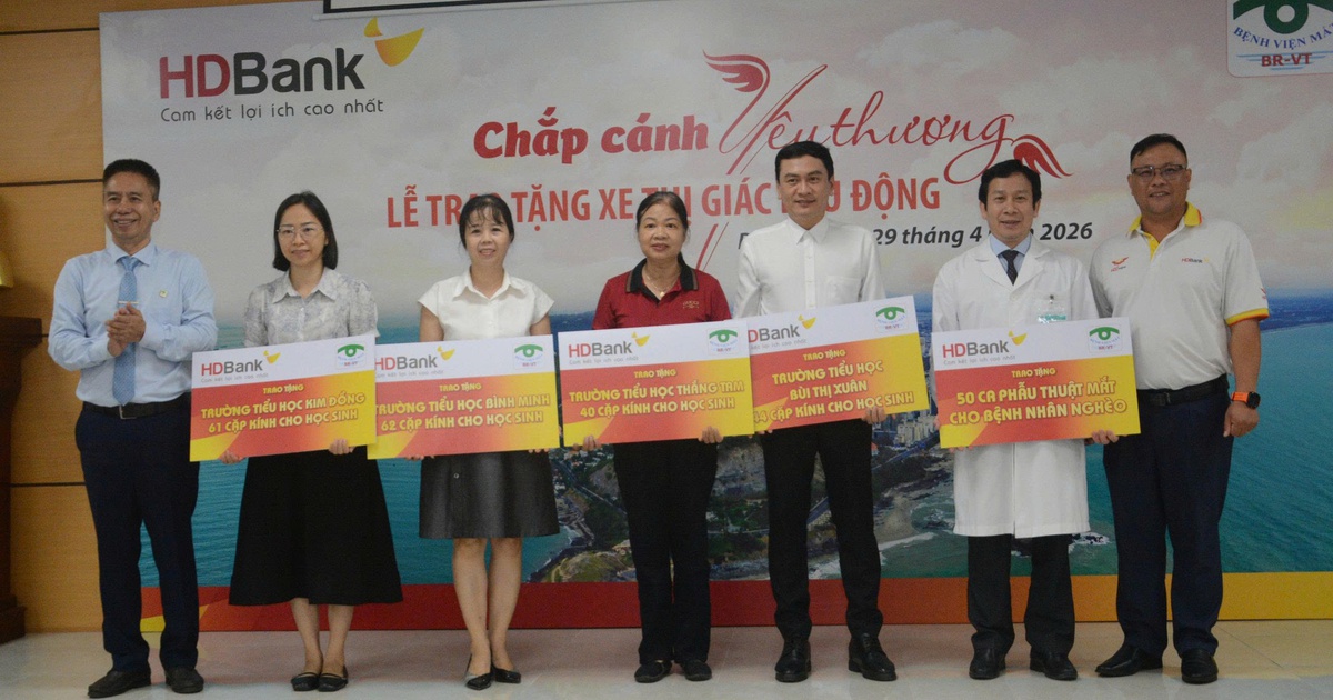 Bệnh viện Mắt Bà Rịa - Vũng Tàu tiếp nhận 2 xe thị giác lưu động