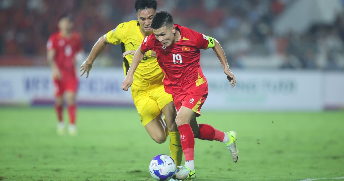 Ông Kim Sang-sik đau đầu tìm tiền vệ đánh chặn cho đội tuyển Việt Nam