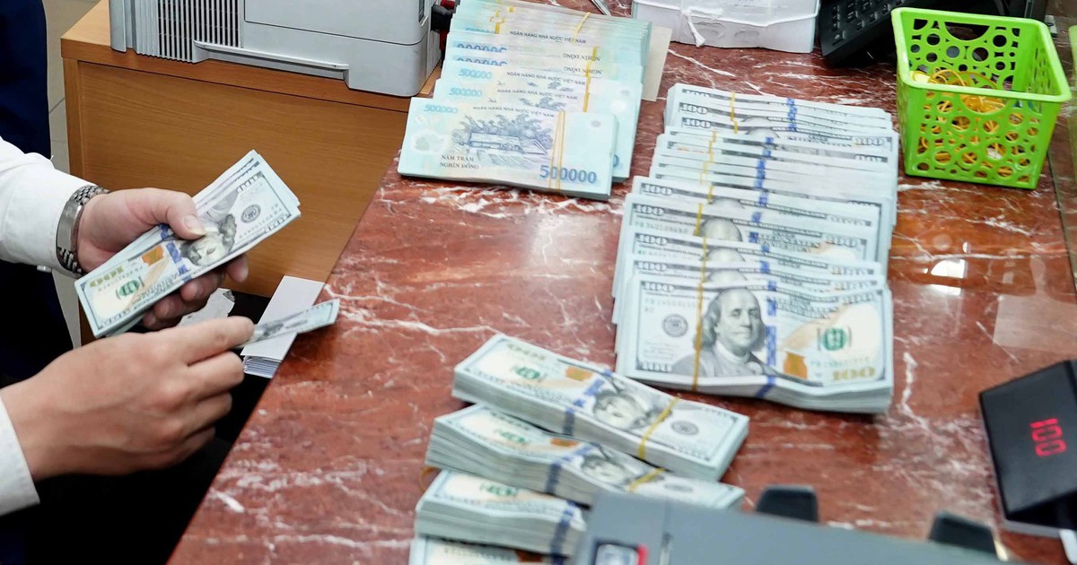 Giá USD hôm nay 3.4.2026: Đứng yên, trong khi EUR, bảng Anh giảm mạnh