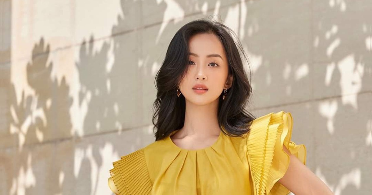 Khoe nét duyên dáng với kiểu áo cánh tiên