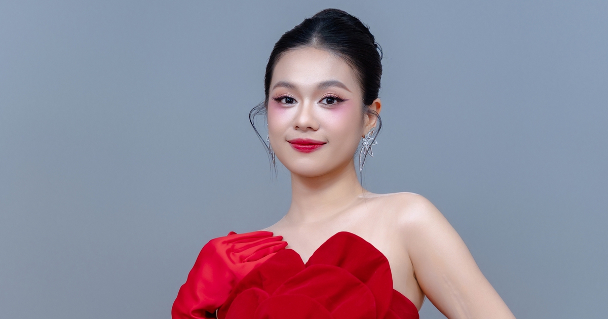 Nữ ca sĩ bỏ việc văn phòng đi hát, chật vật với cát sê 300.000 đồng