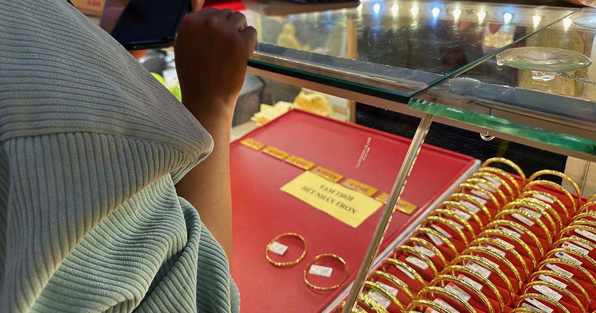 Giá vàng hôm nay 5.4.2026: Tăng gần 2 triệu đồng nhưng người mua vẫn lỗ