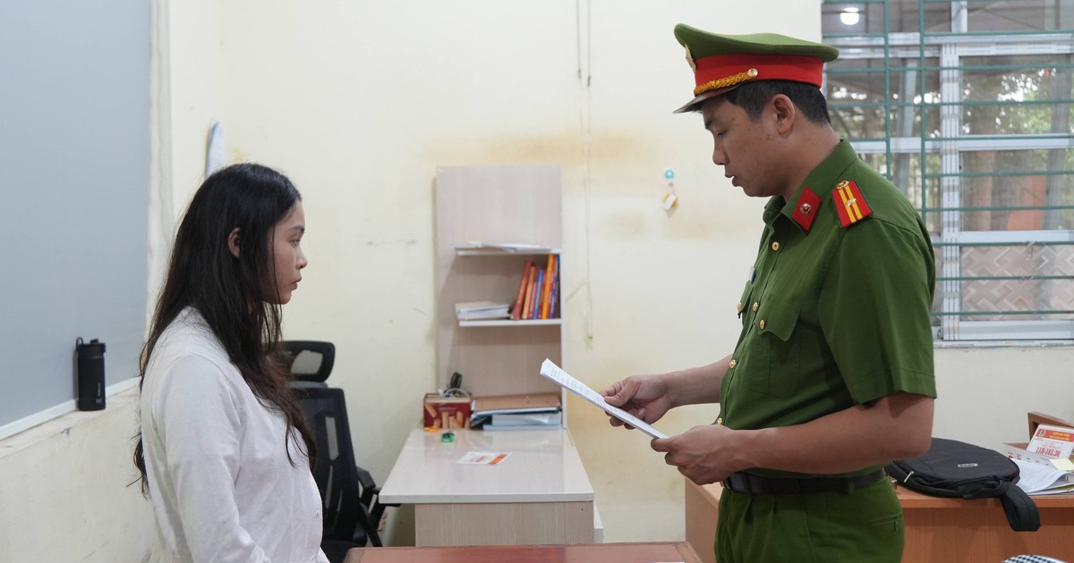 Nhóm nam nữ livestream khiêu dâm để kiếm xu quà tặng