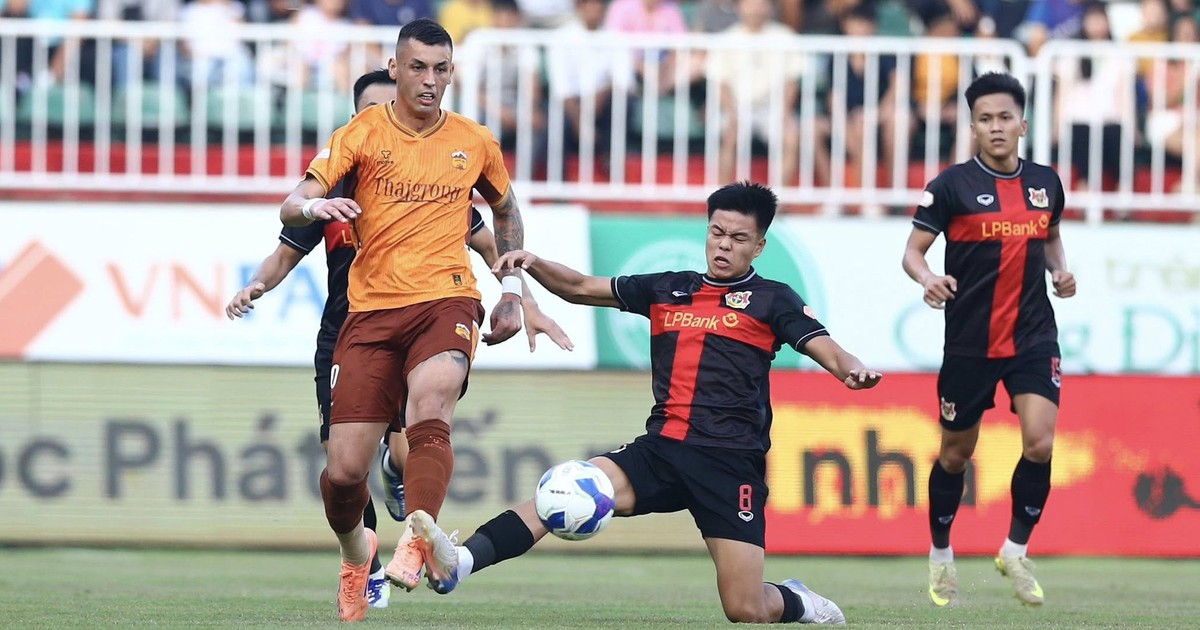 Bảng xếp hạng V-League mới nhất: Thanh Hóa ‘dìm’ HAGL xuống gần đáy, đội HLV Popov vẫn tốp 2 nhưng...
