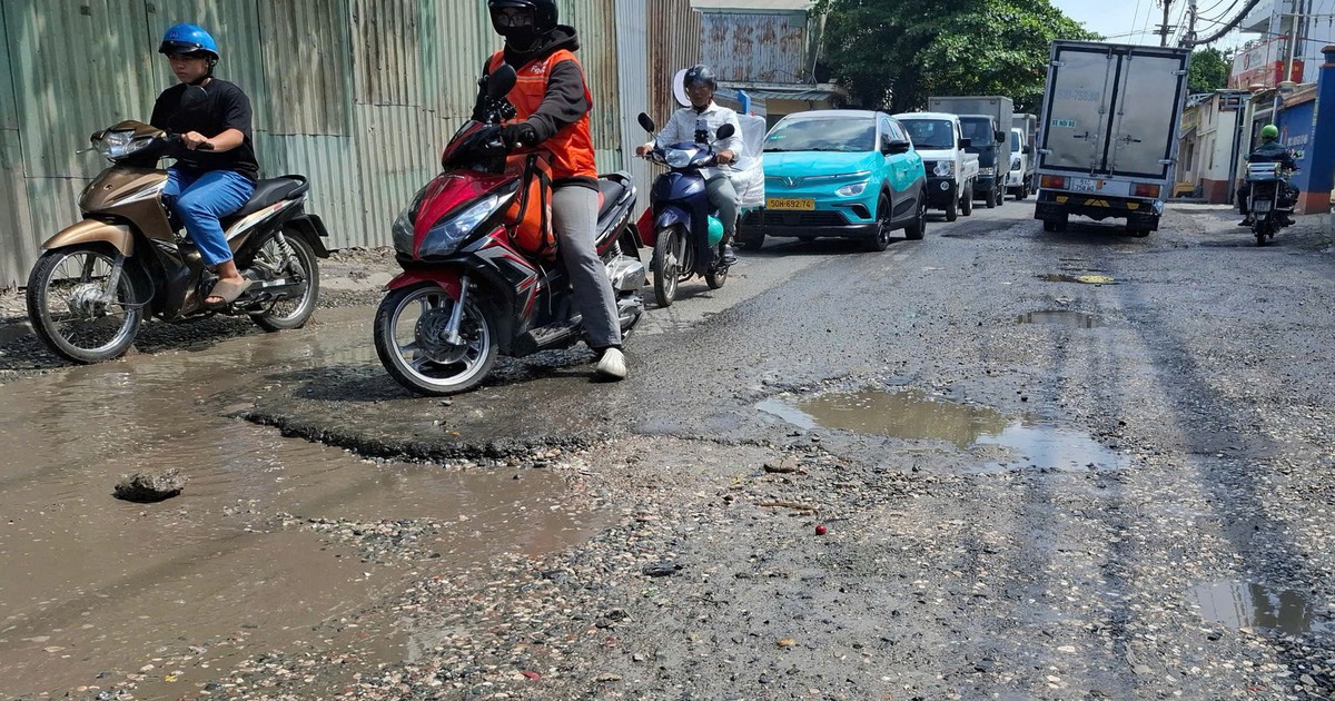 Đường xuống cấp cần sửa chữa