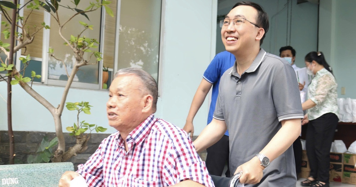 Hàng ngàn người dân TP.HCM hào hứng đi khám sức khỏe miễn phí