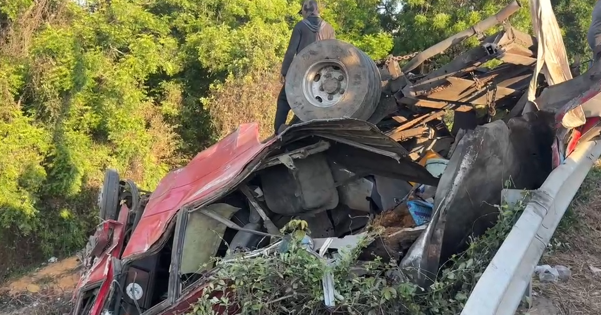 Th&ocirc;ng tin mới nhất vụ xe kh&aacute;ch lao xuống vực l&agrave;m 4 người tử vong