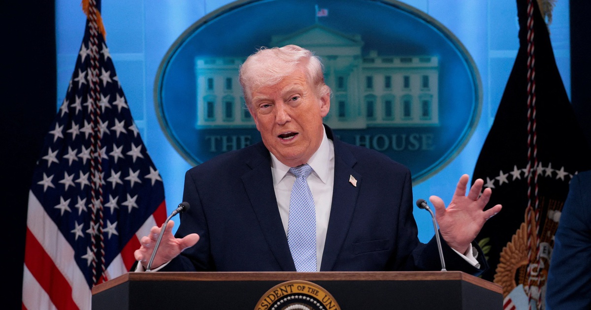 Ông Trump hoãn tấn công Iran thêm 2 tuần ngay trước giờ chót