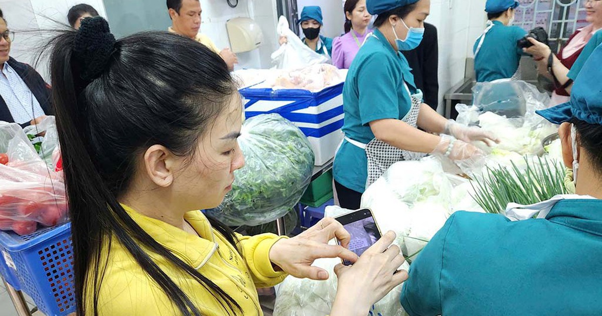 Quy trình bữa ăn bán trú: Làm bài bản nhưng vì sao hiệu trưởng vẫn lo?