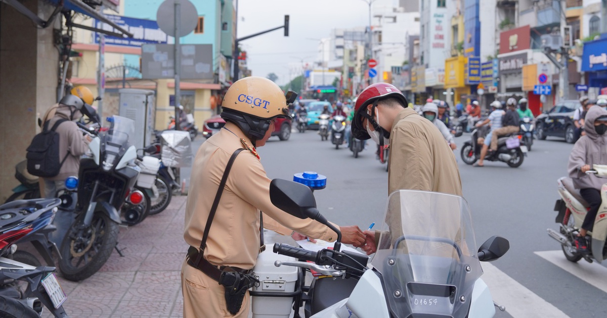Cục Cảnh s&aacute;t giao th&ocirc;ng: 3 phường TP.HCM v&agrave;o top vi phạm giao th&ocirc;ng nhiều nhất cả nước
