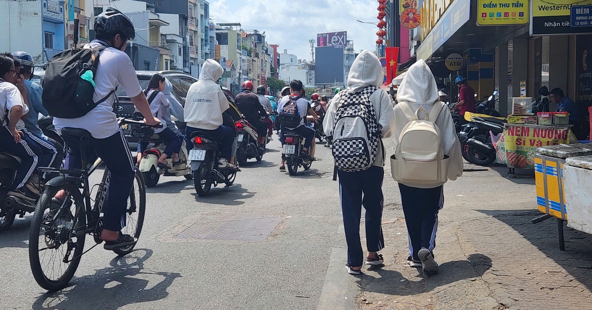 TP.HCM nắng nóng như đổ lửa, trường học, phụ huynh ứng phó