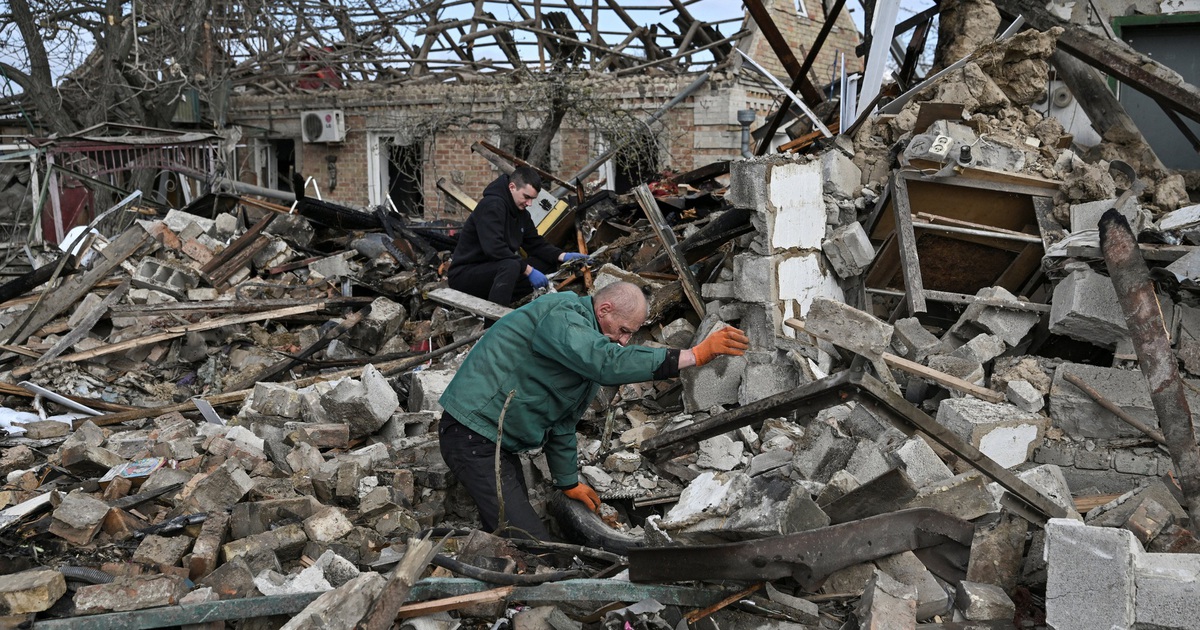 Chiến sự Ukraine ngày 1.506: Giao tranh UAV leo thang, Mỹ tính nới trừng phạt dầu Nga