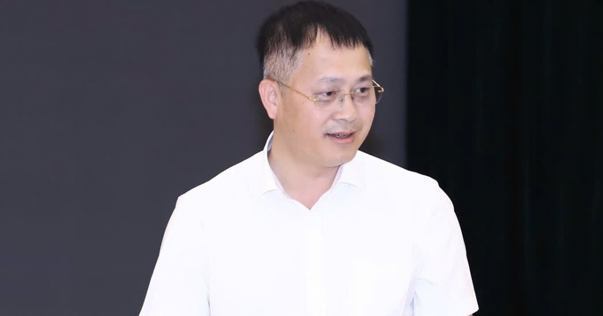 Xem xét điều chỉnh giá trần vé máy bay nội địa