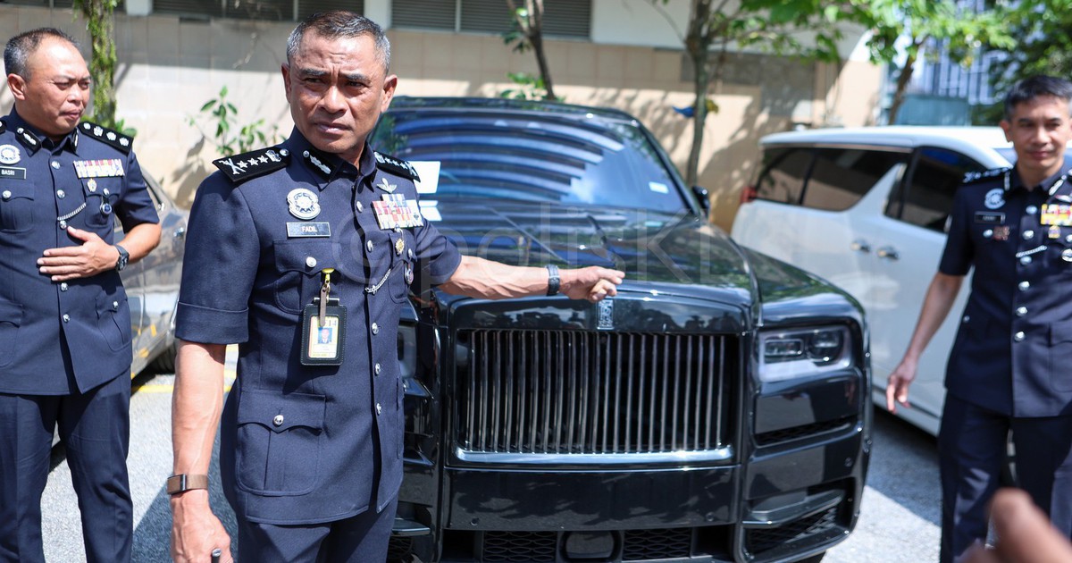 Malaysia bắt cảnh s&aacute;t chuy&ecirc;n cướp người nước ngo&agrave;i gi&agrave;u c&oacute;