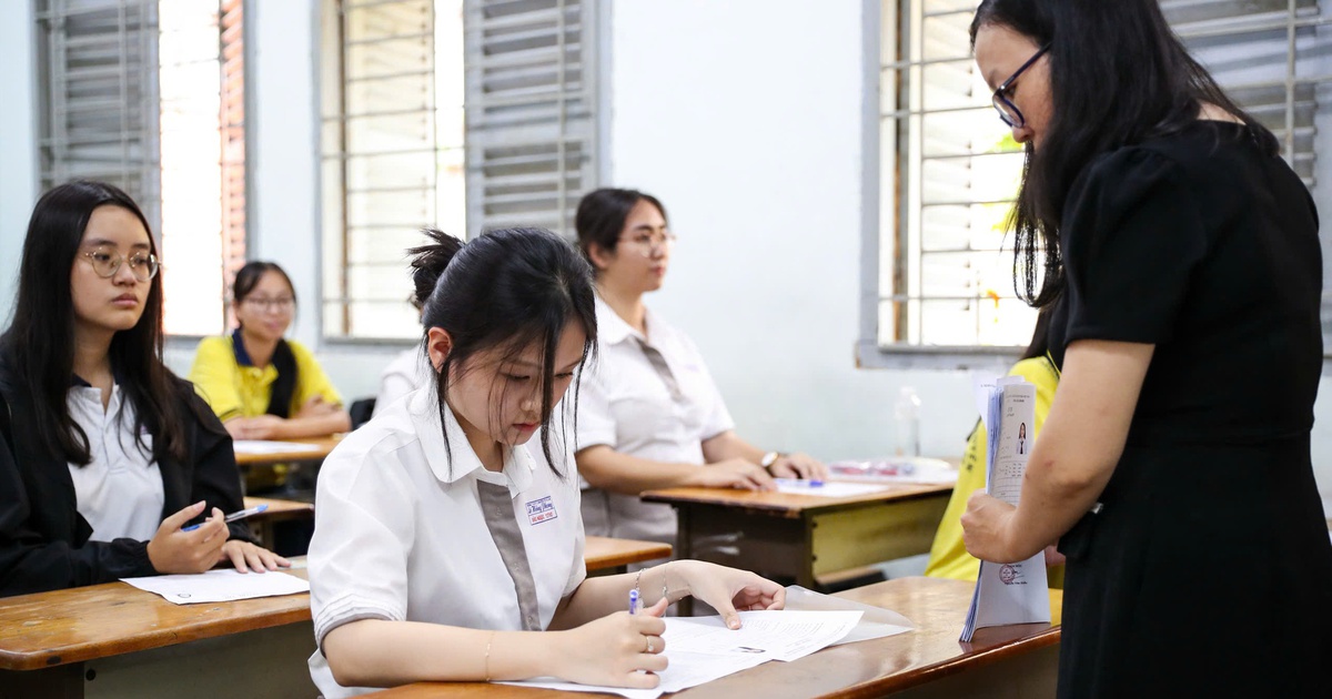 Ôn thi tốt nghiệp THPT: Thủ khoa Bách khoa ghi chép kiểu này để nhớ lâu