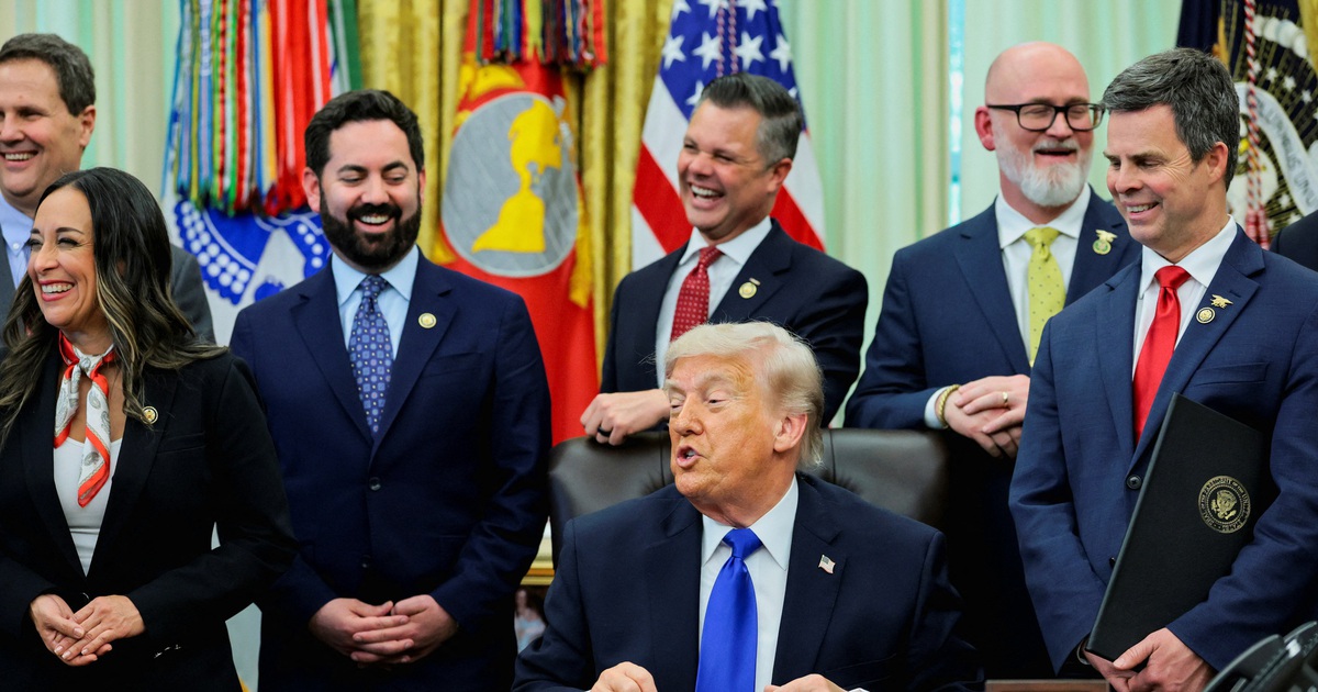 Ông Trump nói 'để tính sau' khi được hỏi nếu Iran vô địch World Cup thì sao