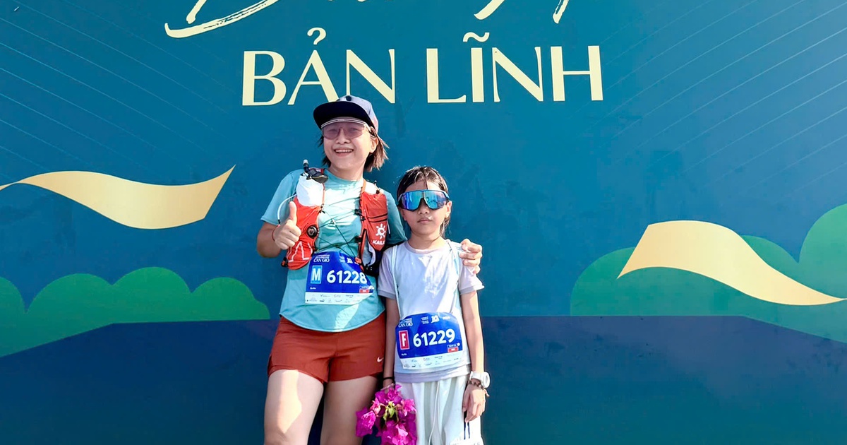 Runner nhí tạo ấn tượng trên đường chạy VnExpress Marathon Green Paradise Cần Giờ 2026