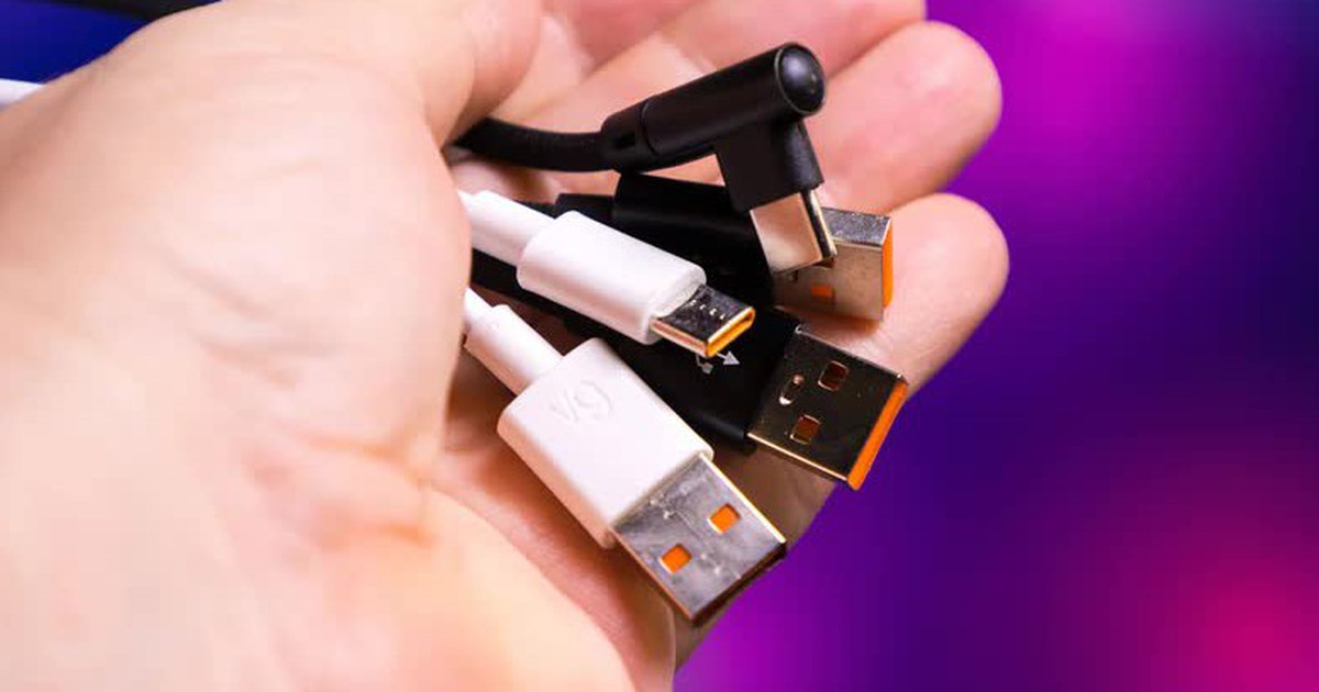 Vì sao cổng USB-A có màu sắc, còn USB-C thì không?