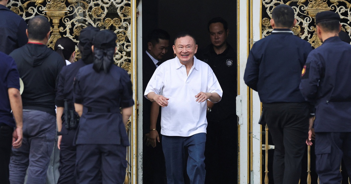 Cựu Thủ tướng Th&aacute;i Lan Thaksin được tự do sau 8 th&aacute;ng t&ugrave;
