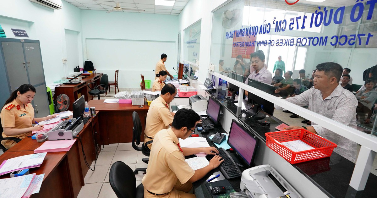 Đề xuất trưởng công an xã được quyền phạt 8 lỗi về đăng ký xe