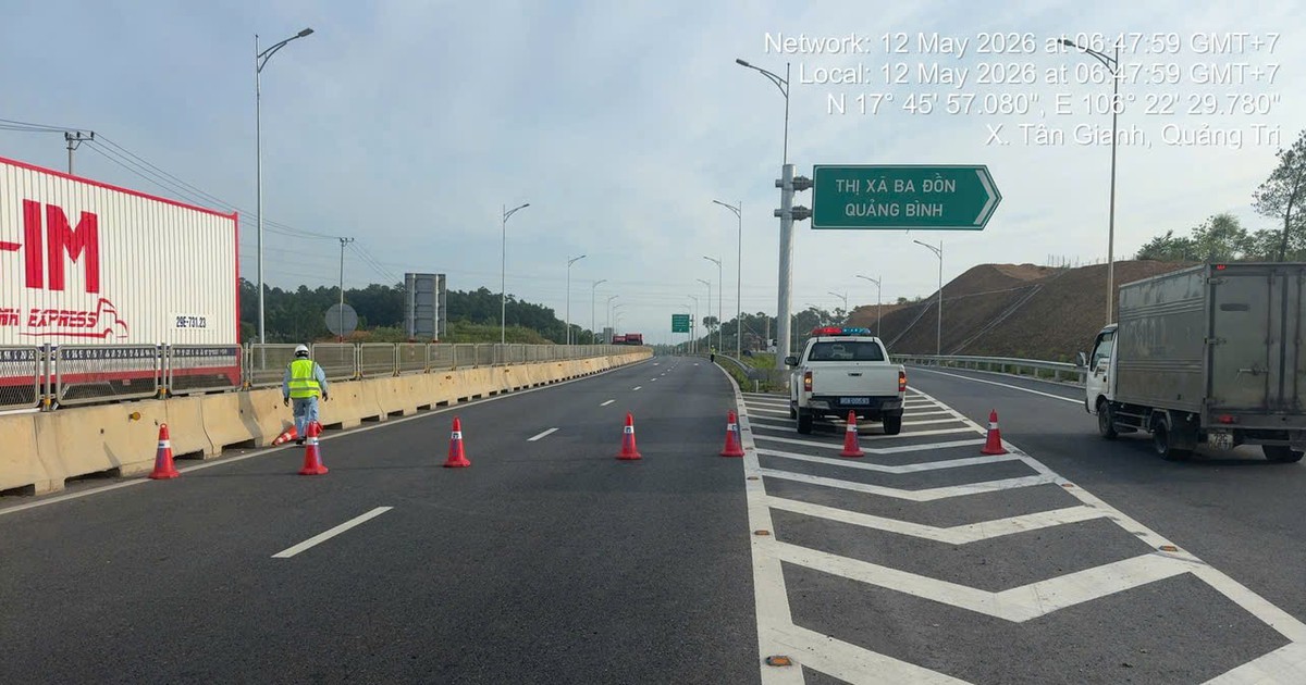 Hôm nay phân luồng cao tốc Vũng Áng - Bùng để lắp hệ thống giám sát