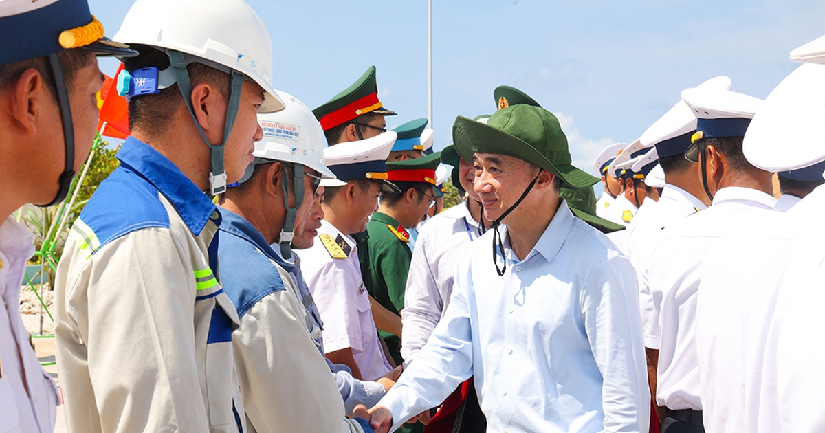 Sẽ hoàn thiện quy định đãi ngộ đặc thù cho lực lượng y tế công tác ở hải đảo