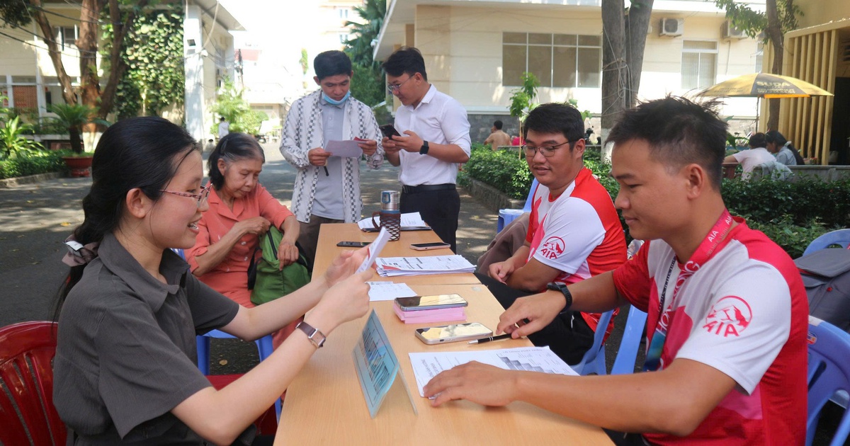 Nhiều việc làm lương cao đang cần tuyển gấp
