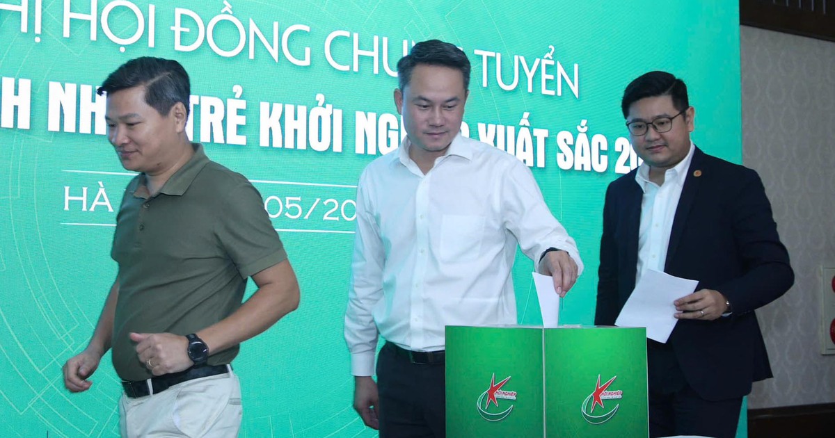 Bỏ phiếu kín chọn Top 10 doanh nhân trẻ khởi nghiệp xuất sắc