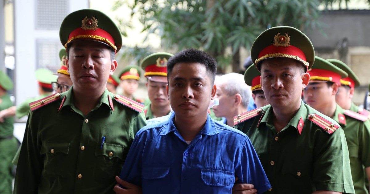 Bùi Đình Khánh hầu tòa