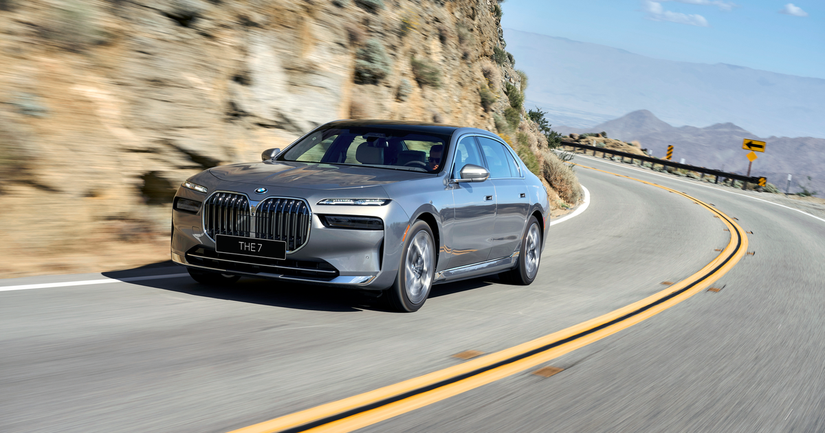 BMW 735i Pure Excellence: Bản hòa tấu của đỉnh cao công nghệ & trải nghiệm thượng lưu