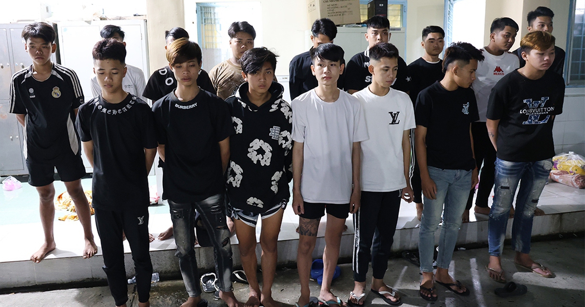 Bắt giữ 33 thanh niên dùng hung khí, bom xăng đánh nhau ở Rạch Giá