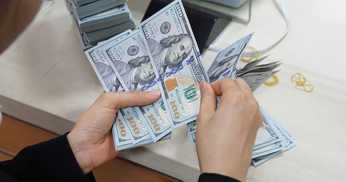 Giá USD hôm nay 13.5.2026: Ngân hàng đứng yên, đô tự do vẫn đi lùi