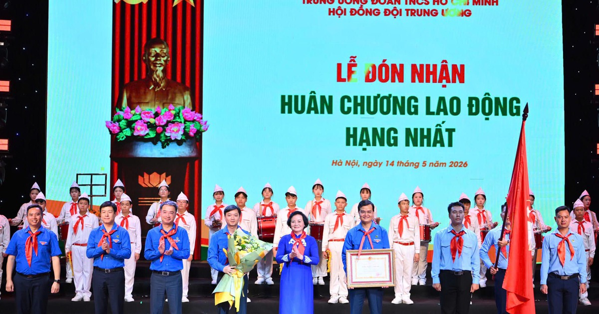Đội TNTP Hồ Chí Minh được trao tặng Huân chương Lao động hạng nhất