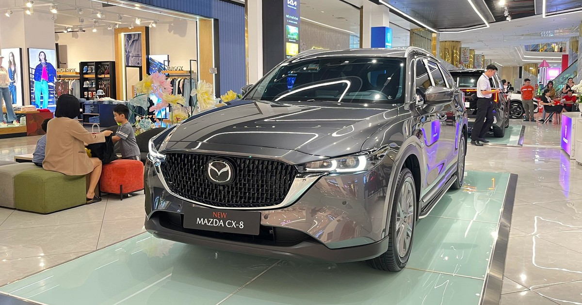 Mazda CX-8 thêm bản mới, lần đầu có giá dưới 900 triệu tại Việt Nam