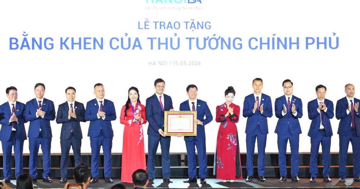 Hội Doanh nghiệp trẻ Hà Nội đón nhận bằng khen của Chính phủ