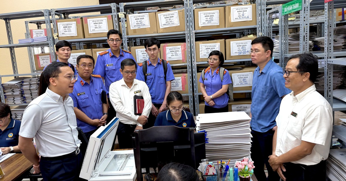 Viện KSND tối cao tham quan mô hình tòa án điện tử ở TP.HCM