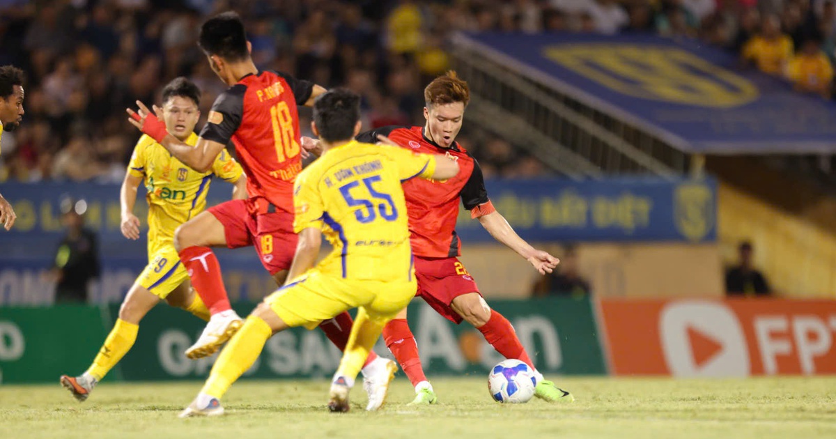 Bảng xếp hạng V-League mới nhất: Ninh Bình FC không bỏ cuộc, HAGL bất ngờ thoát ghế nóng
