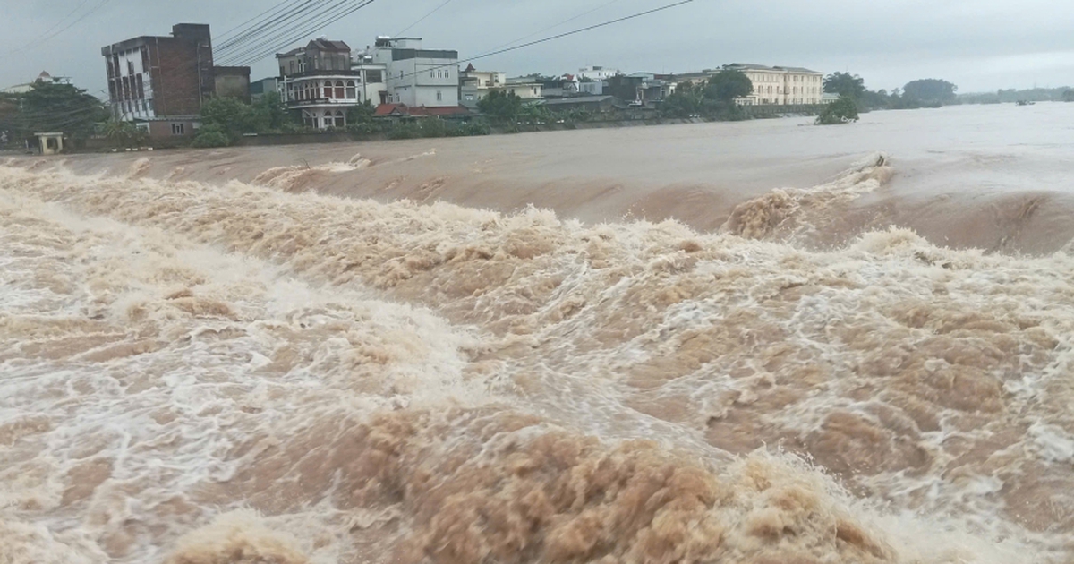 Mưa lớn gây sạt lở, ngập nhiều nơi ở Quảng Ninh