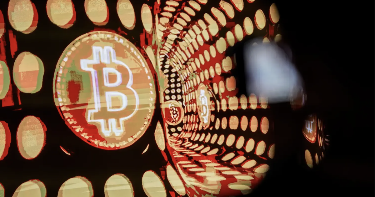 Giá Bitcoin hôm nay 17.5.2026: BTC lao dốc, kết thúc tuần giao dịch sóng gió