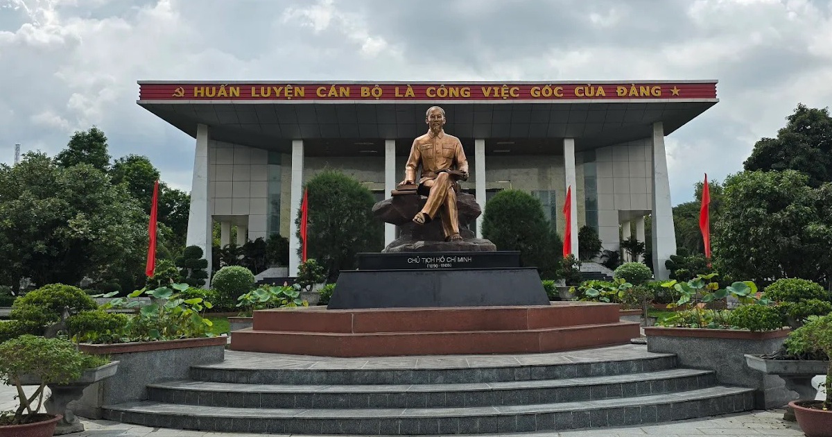 Giữ cho lòng mình luôn 'trong' như suối nguồn đạo đức Hồ Chí Minh