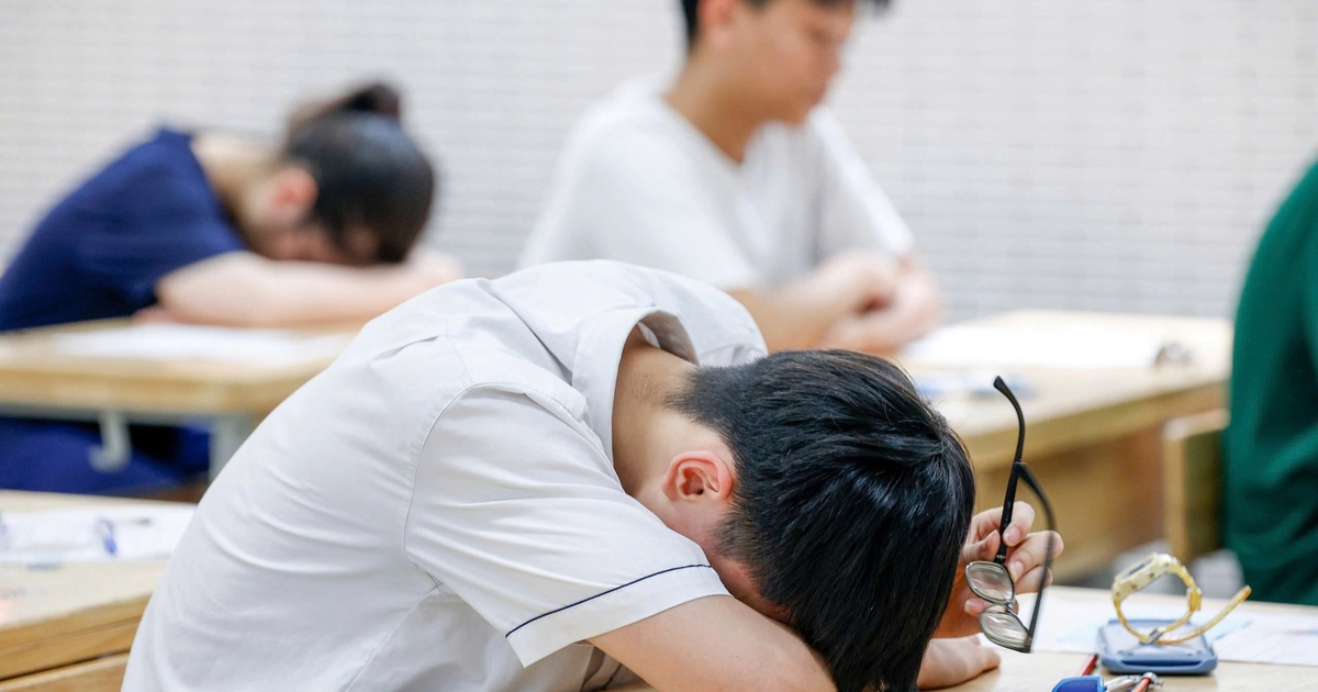 Bỏ thi lớp 10: Chuyển dần từ thi sang kết hợp nhiều tiêu chí