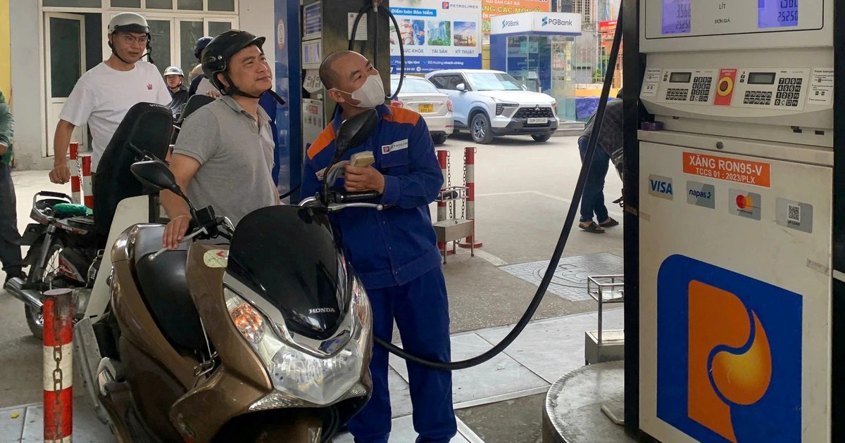 Vì sao không nên để xe gần cạn xăng, dầu mới đi đổ?