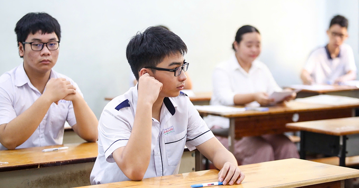 Thi đại trà lớp 10 có mâu thuẫn với tinh thần phổ cập giáo dục?